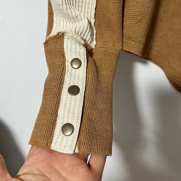 Free People Tasha Thermal Top Size L Ochre Combo Snap Button Cuffs Bohemian - Picture 5 of 8